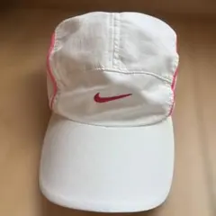 Nike ホワイト×ピンク　キャップ メッシュのサムネイル