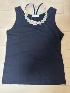 【新品タグ付き】黒の花装飾タンクトップ