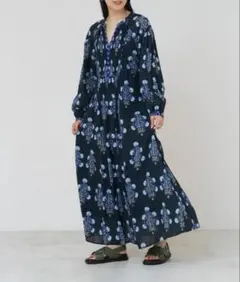 ヌキテパ　マリーゴールドフラワーワンピース　ネイビー　Sサイズ　完売品 Cotton Jacquard Marigold Print Shirring Dress | Pasand by ne