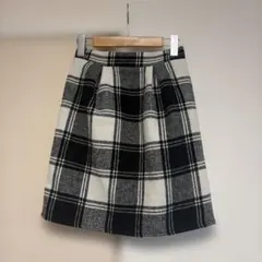 エムズエキサイト 膝丈スカート