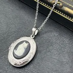 N095 ネックレス 猫 カメオ風 ロケットペンダント シルバー色 オーバル