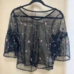 シースルーチュールトップス 黒 花柄刺繍 シースルー 五分袖