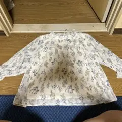 トップス　レディース