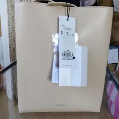 Calvin Klein ベージュ レザー トートバッグのサムネイル