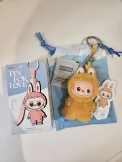 POP MART PIN FOR LOVE イニシャル ラブブ 【Y】