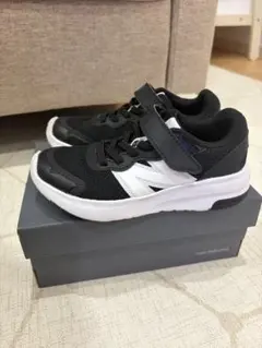 Nバランス　黒　17.0cm ※訳あり