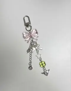 ピンク ビーズキーホルダー クローバー y2k