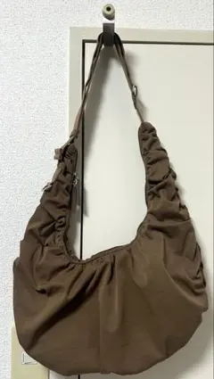 タイムセール‼️GU ダンプリングバッグ　ブラウン ジーユー ショルダーバッグ