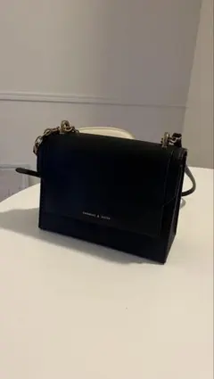 CHARLES&KEITHフロントフラップ チェーンハンドルクロスボディバッグのサムネイル