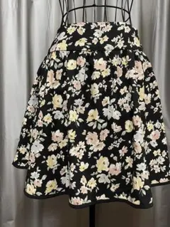 マジェスティックレゴン　花柄スカート　キュロット