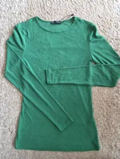 ZARA グリーン　シアートップス