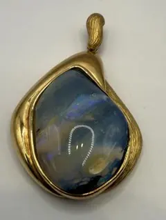 一点物　K18 大粒オパール ペンダントトップ　岩石付き 一点物 K18 大粒オパール ペンダントトップ 岩石付き - メルカリ