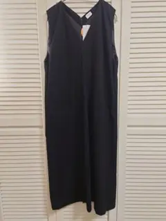 『UR TECH』ストレートラインジャンパースカート　黒M