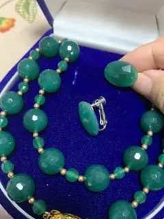 ヴィンテージ天然石宝石翡翠メノウグリーン多面カットネックレスとイヤリングセット