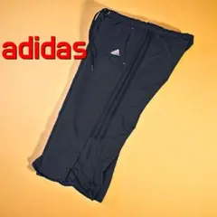 adidas ハーフパンツ　トレーニングウェア　スポーツ　スリーストライプス