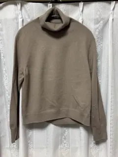 UNIQLO ベージュ タートルネックセーター Lサイズ