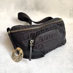 極美品 FENDI ウエストバッグ ズッカ キャンバス レザー ブラック