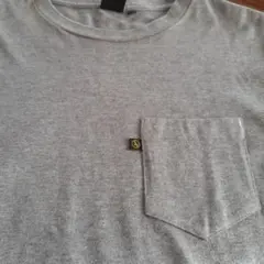 グレー Tシャツ ポケット付き