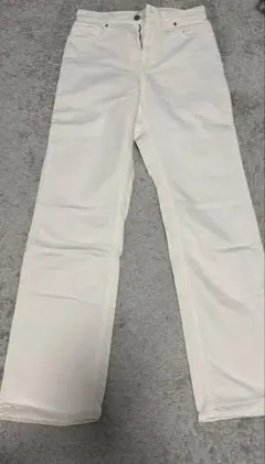 UNIQLO ホワイト ジーンズ