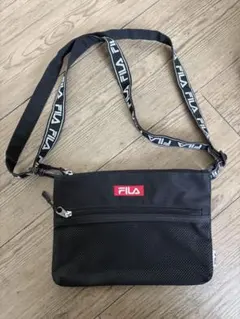 未使用　FILA メッシュポケット付きサコッシュ　ポーチ　サコッシュ　バック旅行