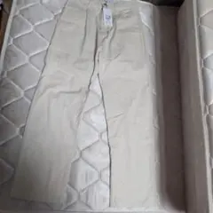 長ズボン　パンツ　クリーム色　150〜160cm