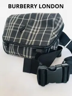 バーバリーロンドン　ブルーレーベル　ウエストバッグ　ウエストポーチ　チェック柄