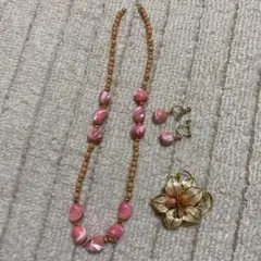 ピンクとゴールドのアクセサリーセット 天然貝