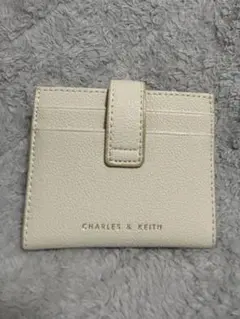 CHARLES & KEITH アイボリー カードケース