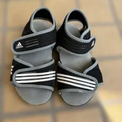 adidasサンダル18センチ