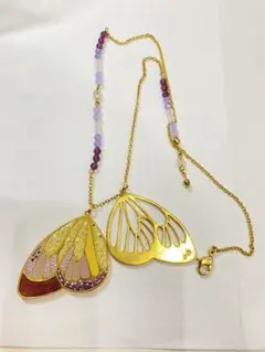 s713 スワロフスキー　蝶のデザイン ネックレス 紫のビーズ　切れ有り