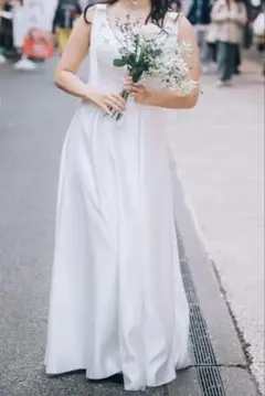 ウェディングドレス　挙式　前撮り　二次会　フォト　Aライン　肩リボン　サテン