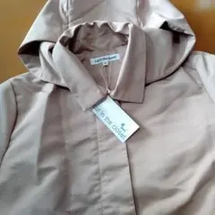お値下げ　新品タグ付き フード付きベージュコート　薄手