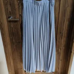 （美品）淡いブルーの無地ロングプリーツスカート