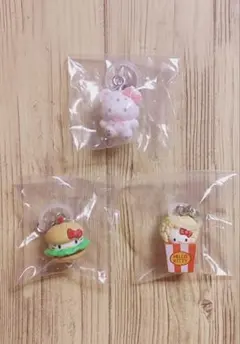 ガチャ サンリオふわふわスノー ハローキティアメリカデザインめじるしアクセサリー