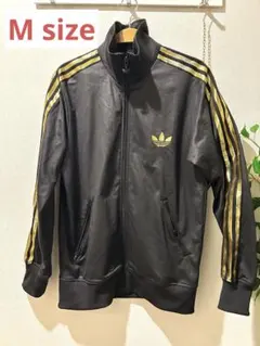 adidas originals トラックジャケットブラック ゴールド