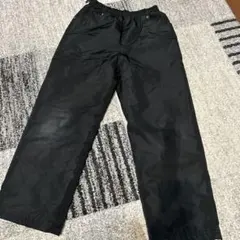 黒 ナイロン 中綿パンツ