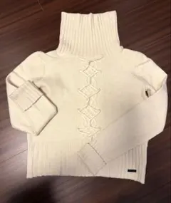 アイボリー タートルネックセーター 38
