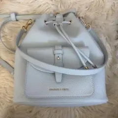 CHARLES & KEITH 巾着型ショルダーバッグ ライトブルーのサムネイル