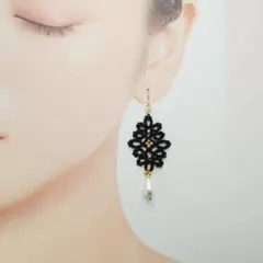タティングレースのパールピアス(ブラック)