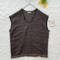 新品✨未使用　ラックスダンティア　Ｖネックベスト　総柄　茶　重ね着　M ゆったり