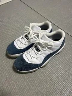 Jordan Air Jordan 11 Low ネイビー/ホワイト28.0