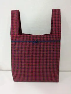 入れる物に合わせて底が沿うファミリアチェックハンドメイドマルチバッグ