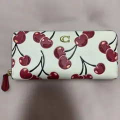 COACH 三つ折り財布 チェリー柄 ホワイト - メルカリ