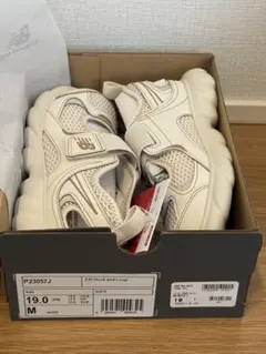 New Balance 230 Hook and Loop 14cm ベージュ - メルカリ