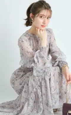 アプワイザーリッシェ　ニュアンスフラワープリントワンピース　ピンクベージュ