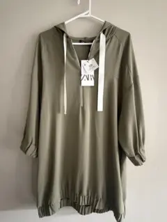 ZARA オリーブ色 フード付きパーカー Mサイズ