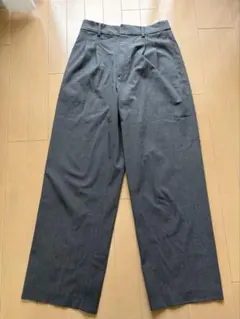 UNIQLO ユニクロ　タックワイドパンツ　股下69センチ　Sサイズ　グレー