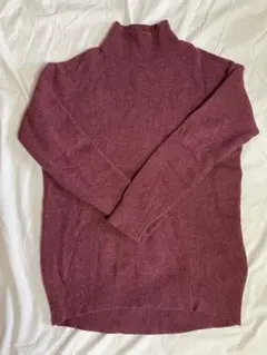 〖UNIQLO〗ウール100%ハイネックニット/赤紫/S