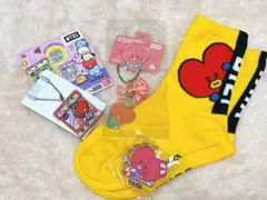 BT21★TATA★ソックス＆アクリルキーホルダー3点セット