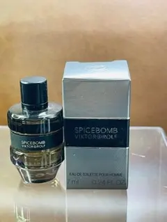 未使用 Viktor & Rolf Spicebomb 7ml ミニ香水のサムネイル